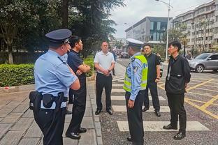 马龙：我们第三节没防守 在约基奇&穆雷缺战时赢球是可以接受的